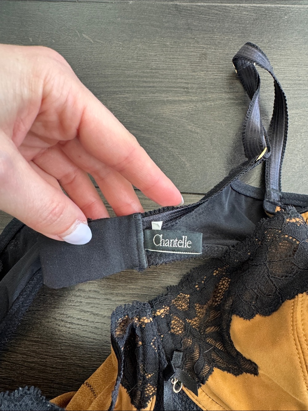 Chantelle Gold Bra 34D - Picture 3 of 4
